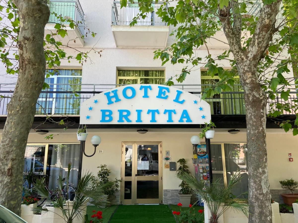 Hotel Britta Римини Екстериор снимка